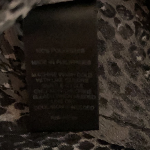 Express Oversized Snake Skin Pattern Blouse - Picture 6 of 6